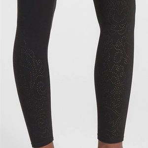Never worn! Athleta beautiful laser cut 7/8 leggings!